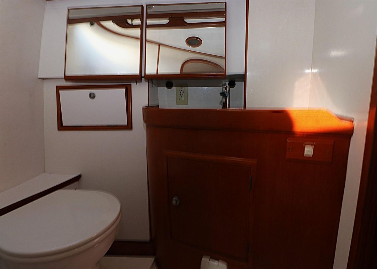 1999 Hylas 54