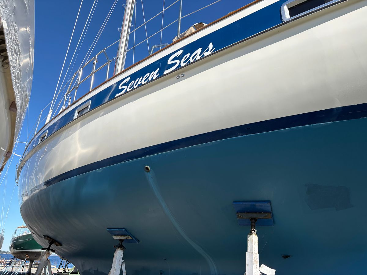 1979 Hallberg-Rassy 38