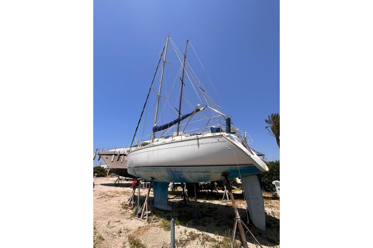 2001 Jeanneau Sun Odyssey 34.2 for sale in Naples, Napoli, Italy 34 ft