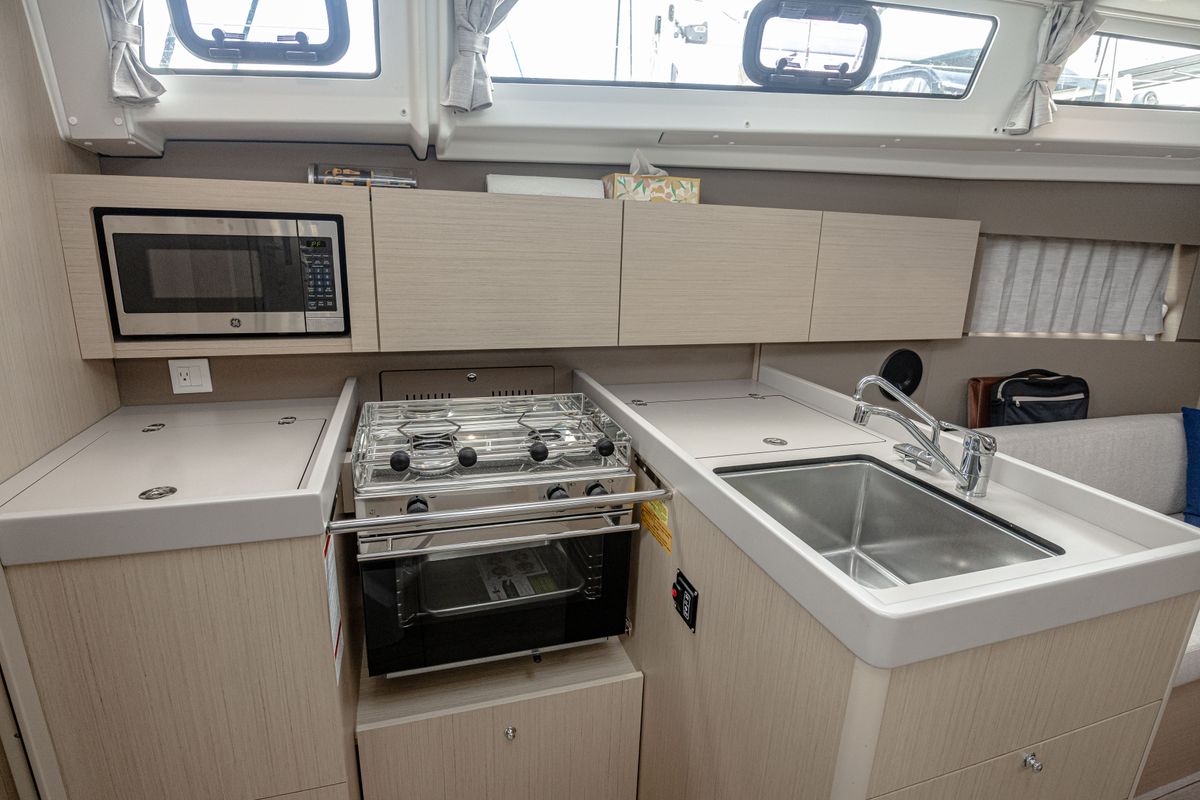 2023 Beneteau Oceanis 38.1