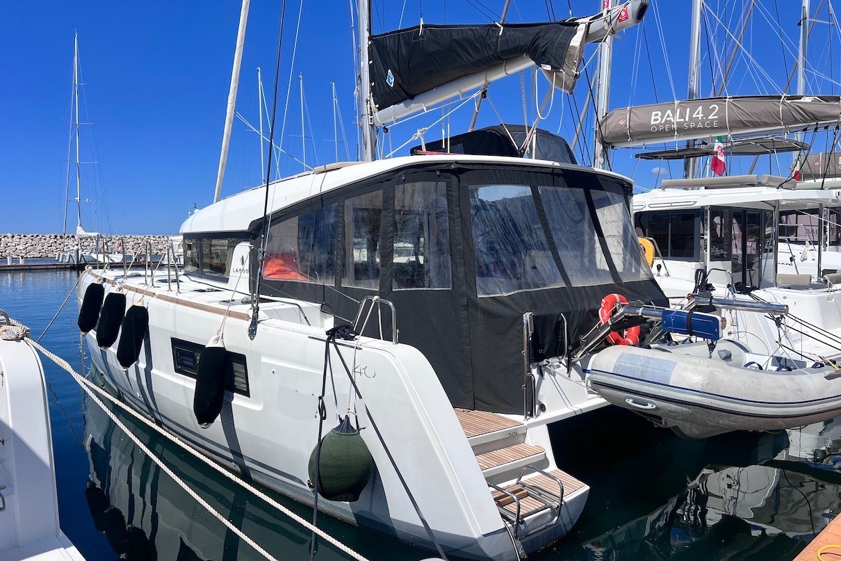 2019 Lagoon 40 for sale in Salerno, Italy