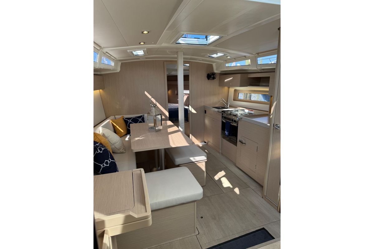 2024 Beneteau Oceanis 37.1