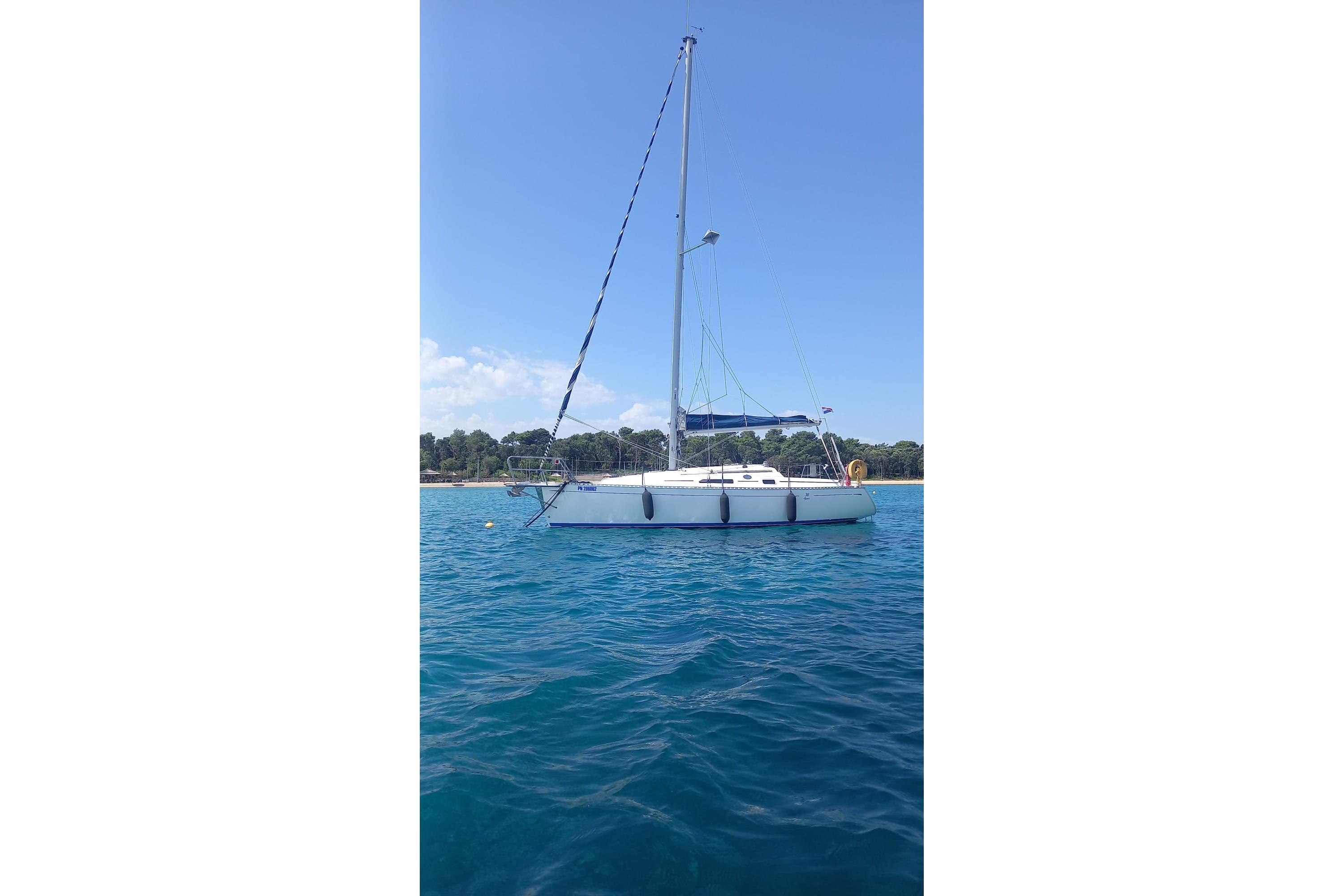 2000 Dufour 30 Classic Boats