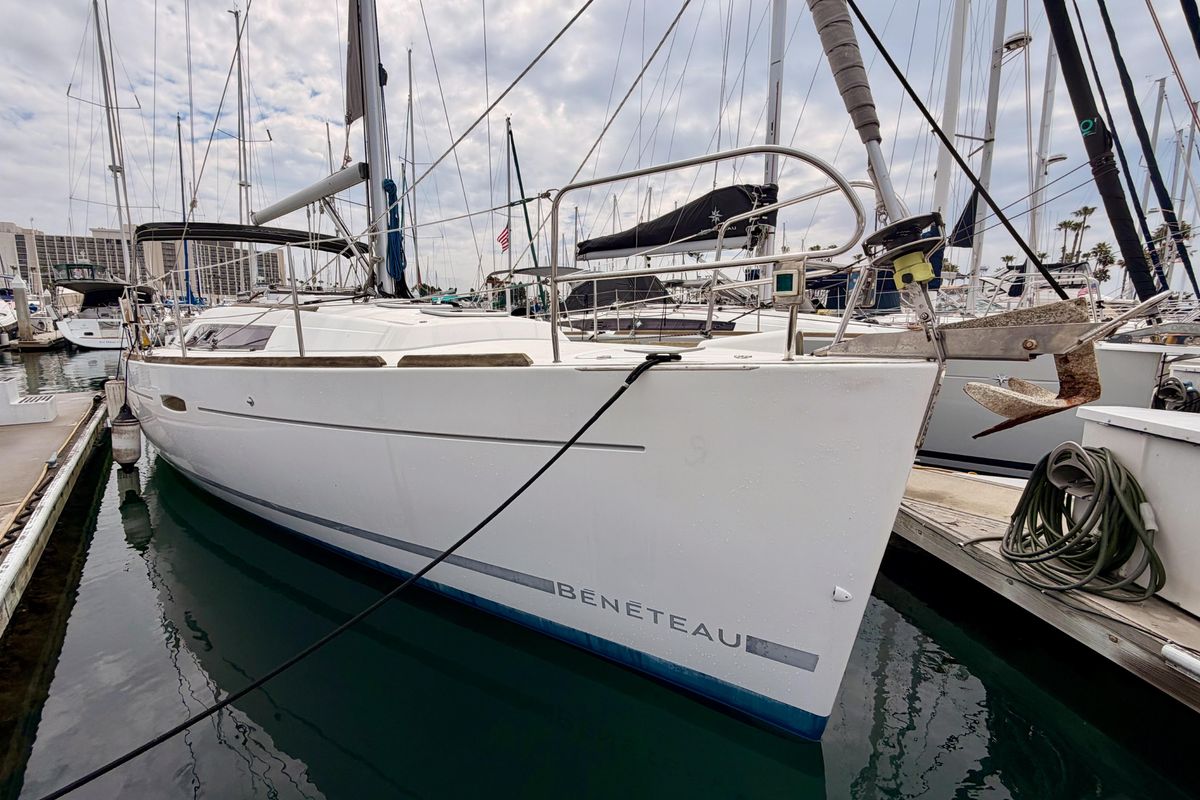2010 Beneteau Oceanis 34