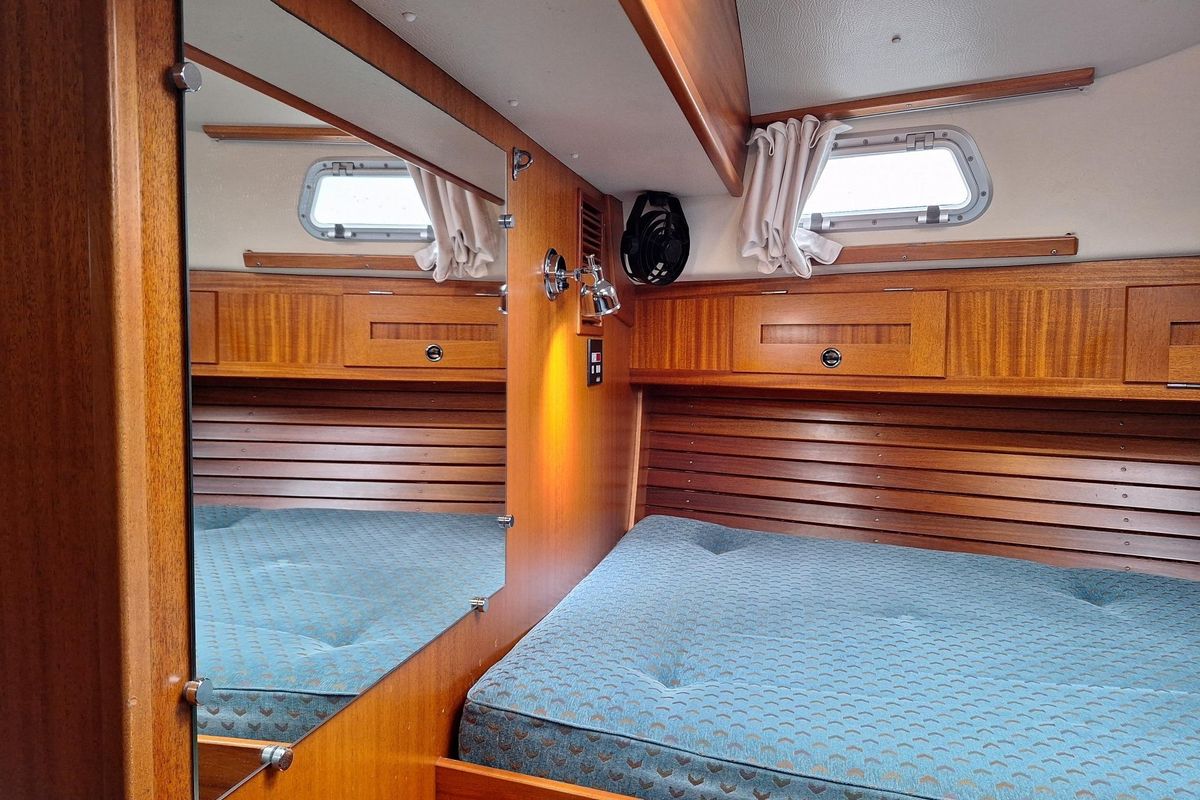 2001 Hallberg-Rassy 39