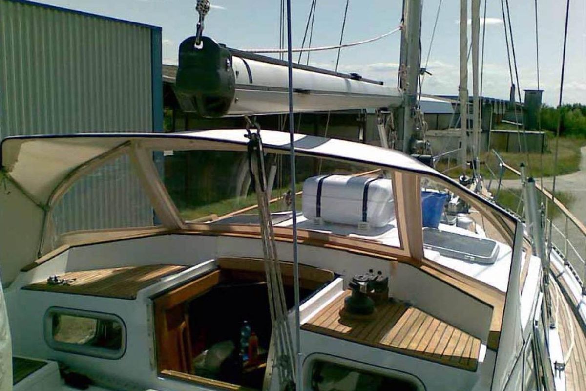 1985 Siltala Nauticat 40 Sloop
