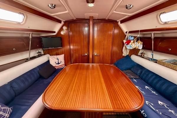 2004 Bavaria 36