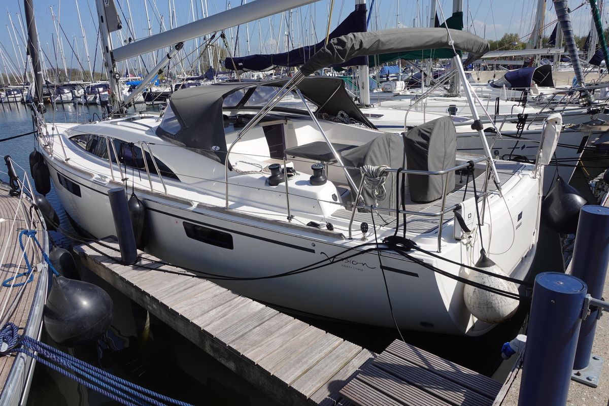 2022 Bavaria Vision 42
