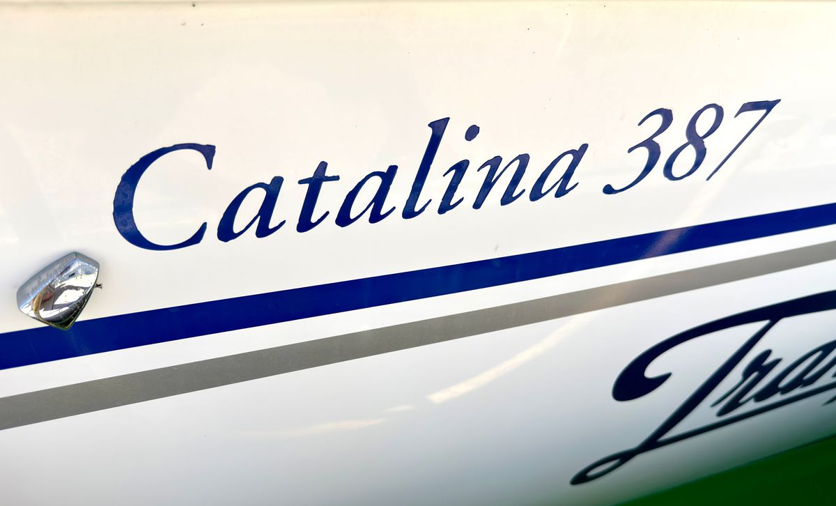 2005 Catalina 387