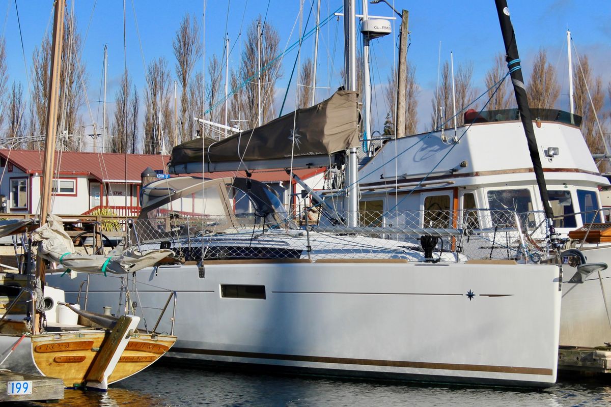2015 Jeanneau Sun Odyssey 349