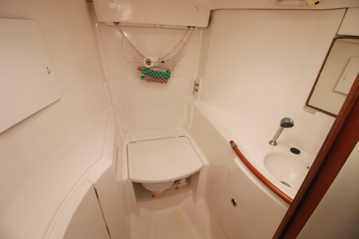 1998 Beneteau Oceanis Clipper 411