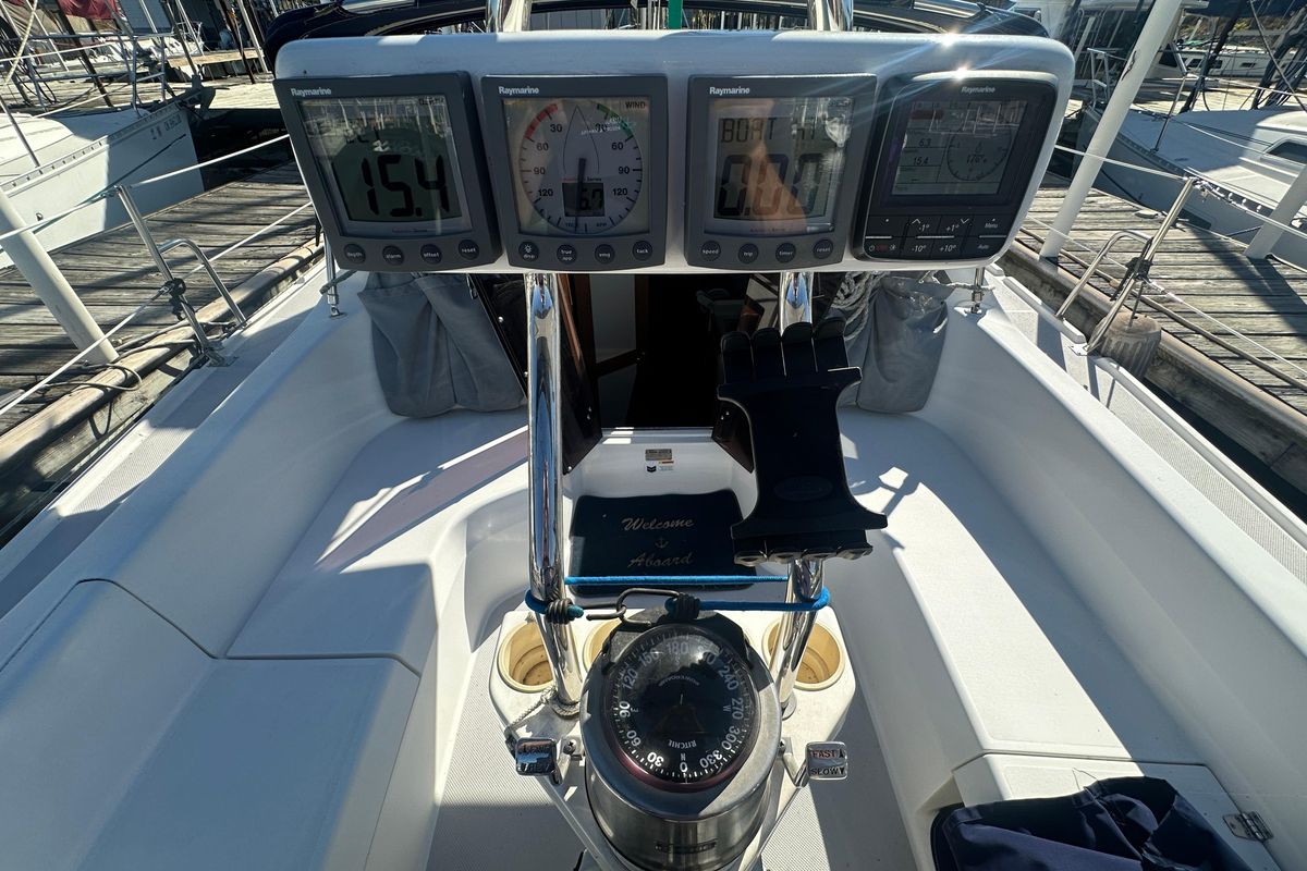 2005 Catalina 310