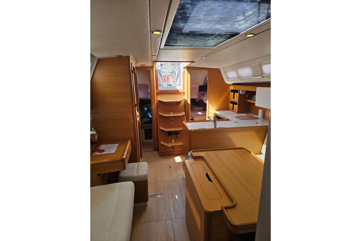 2012 Grand Soleil 39