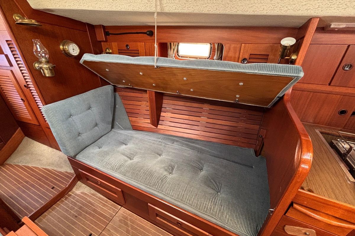 1985 Hallberg-Rassy 352