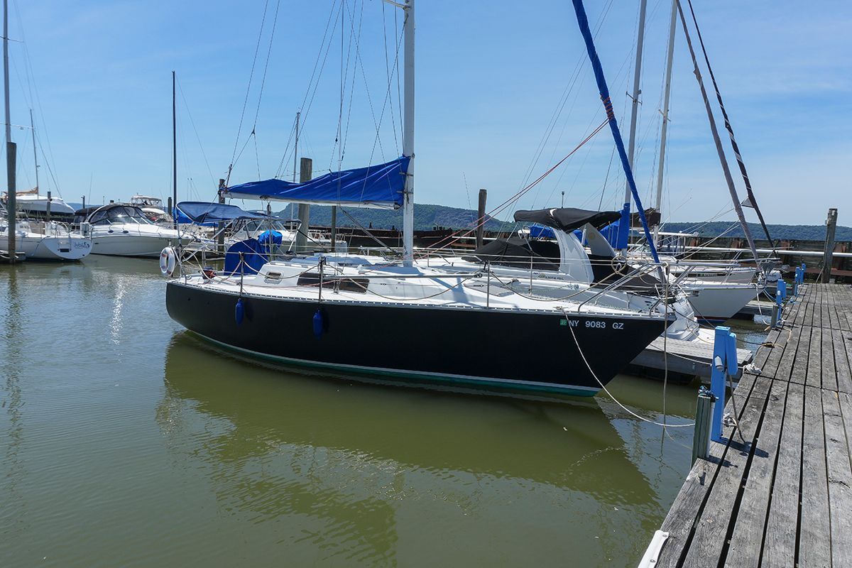 1985 Hunter 28.5