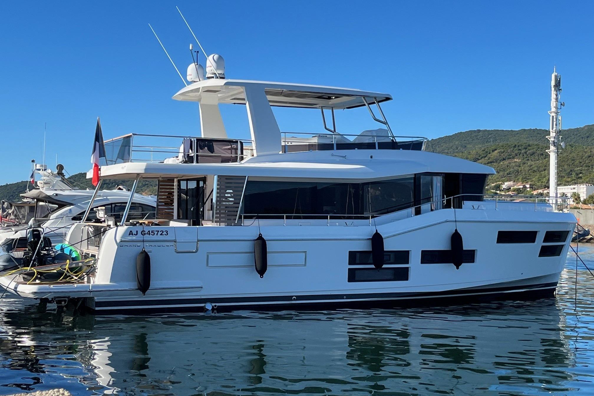 2022 Beneteau Grand Trawler 62 for sale in Cavalaire-sur-Mer, Var, France