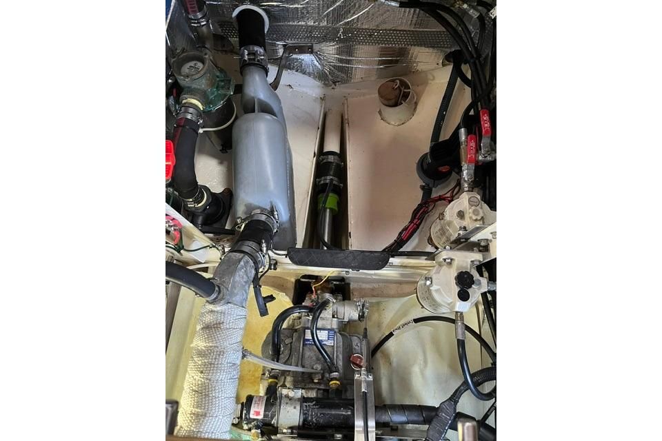 2020 Bruce Roberts 46 Pilothouse