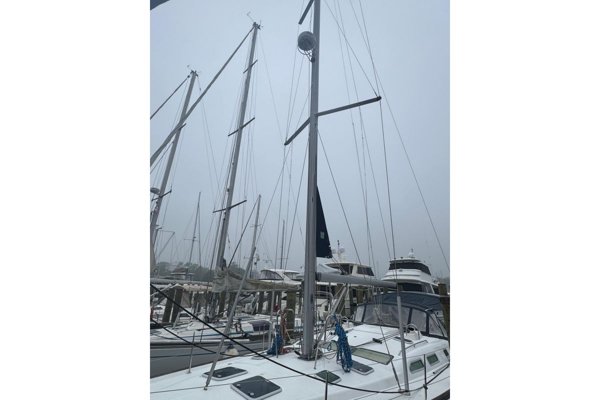 2004 Beneteau 473