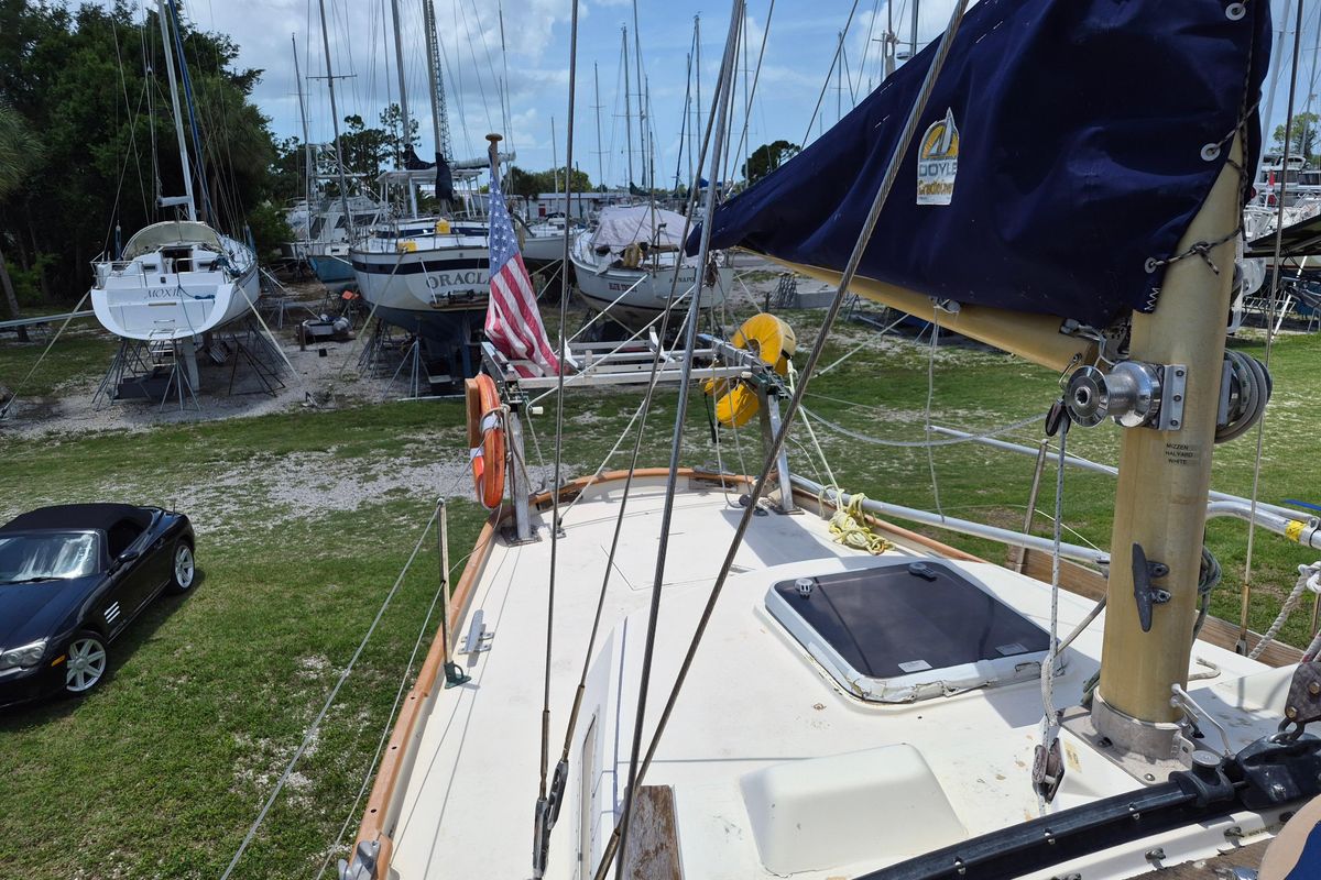 1977 Camper & Nicholsons 42 Ketch