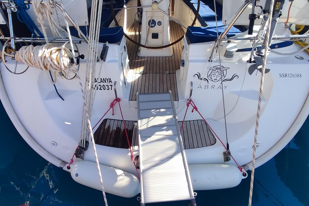 2007 Bavaria Cruiser 39