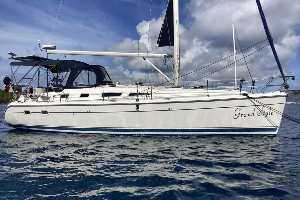 2004 Hunter 41 Aft Cockpit
