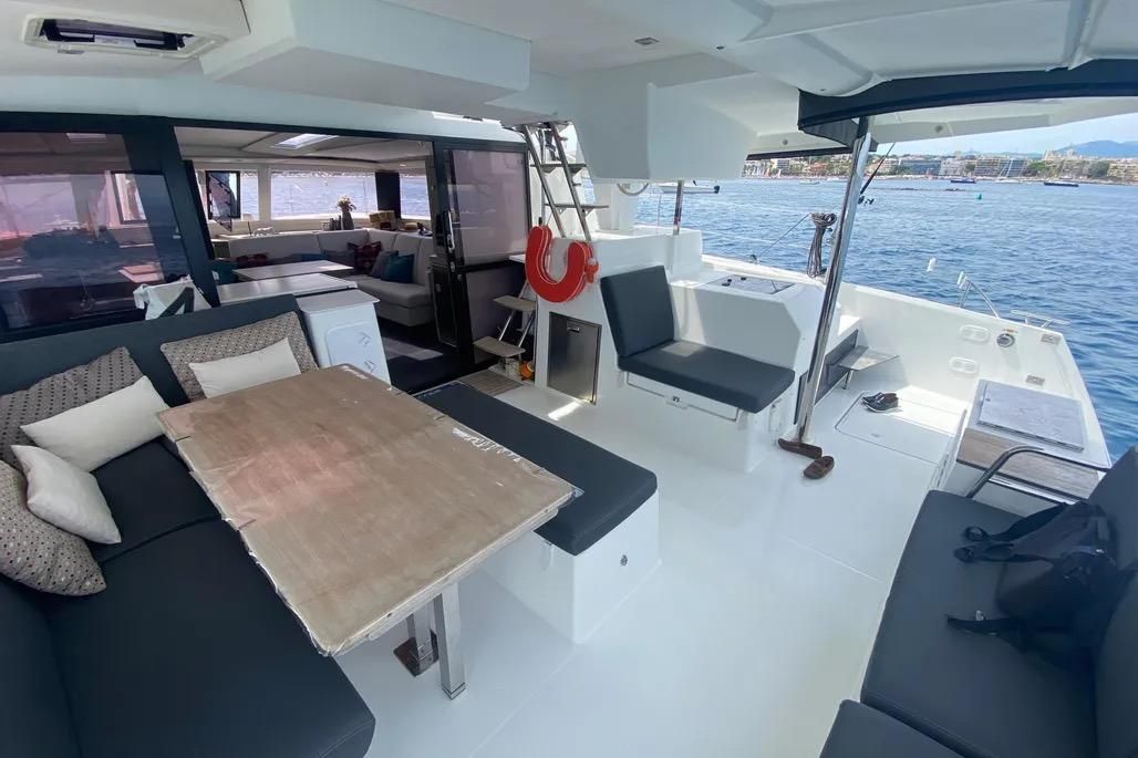 2020 Fountaine Pajot Saona 47