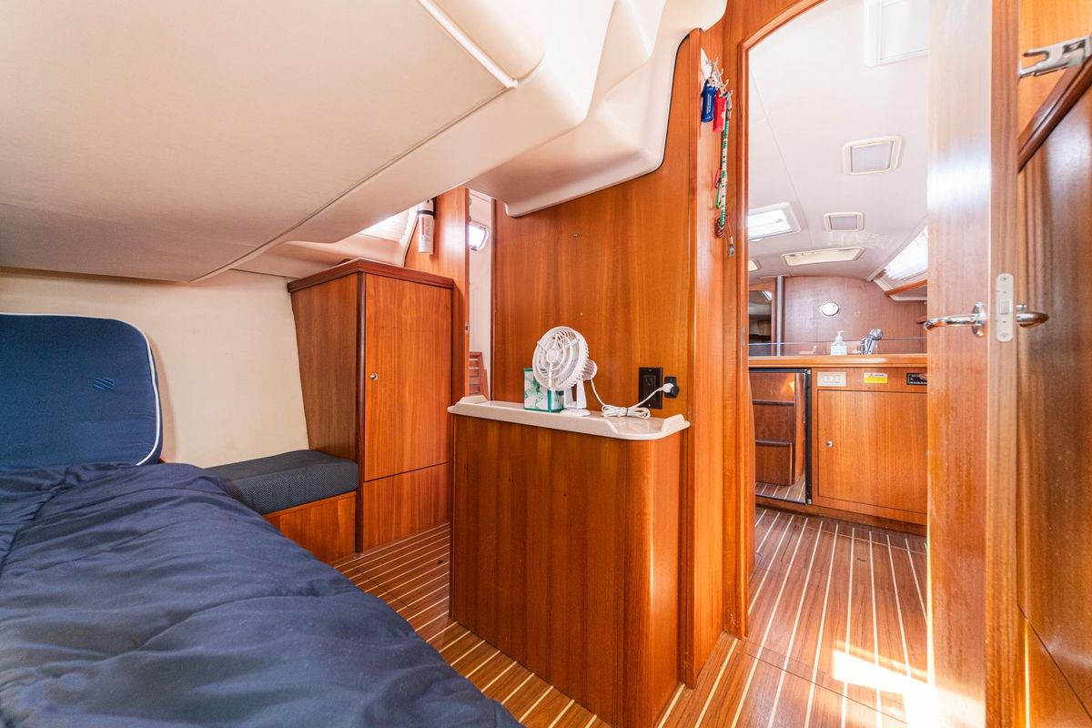 2007 Hunter 38