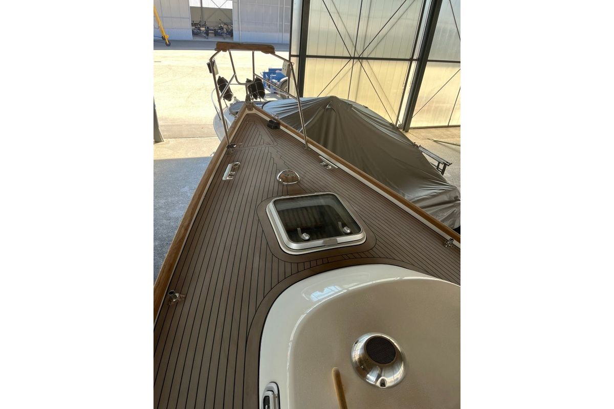 1985 Hallberg-Rassy 29 for sale in Lengwil, Switzerland (29.2 ft)