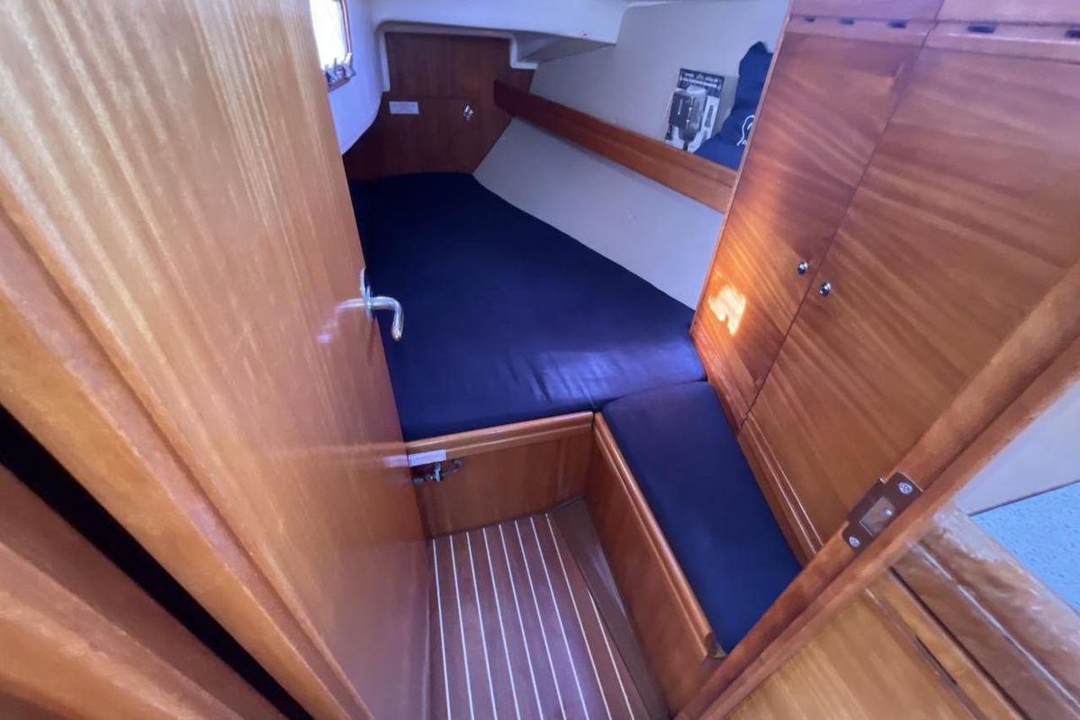 2006 Bavaria Cruiser 33