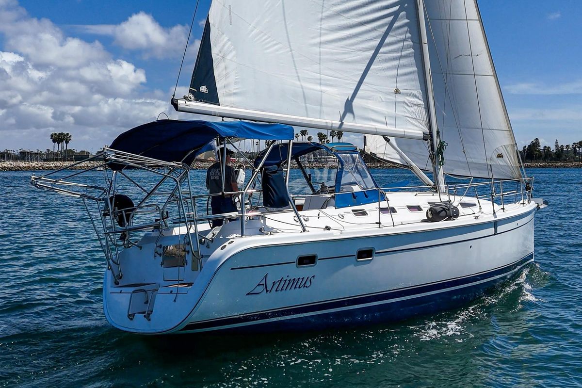 2007 Hunter 38