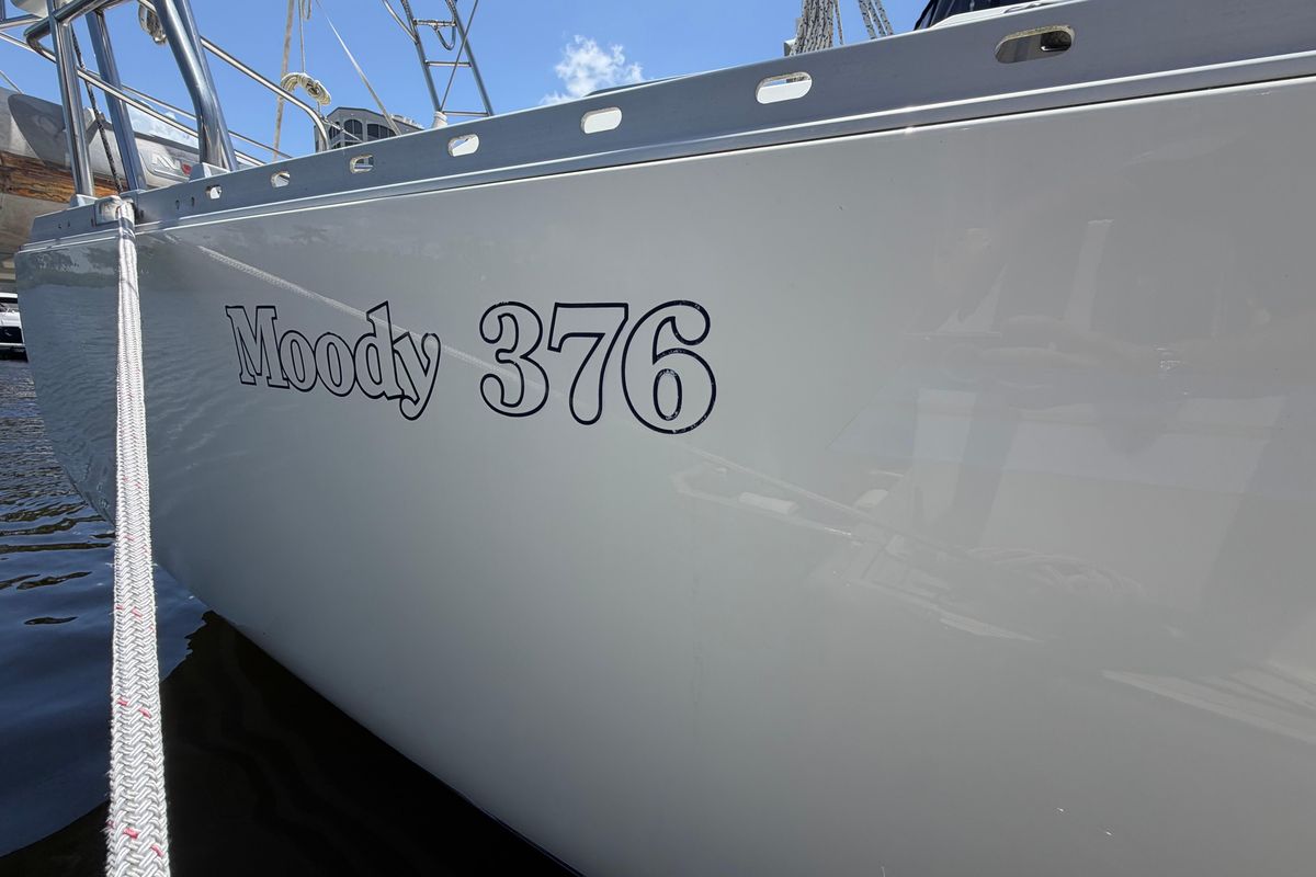 1987 Moody 376