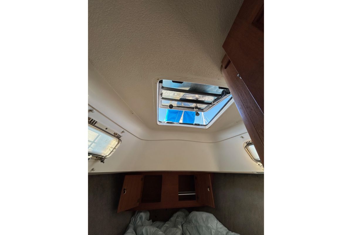 1984 Hunter 37 Cherubini Cutter