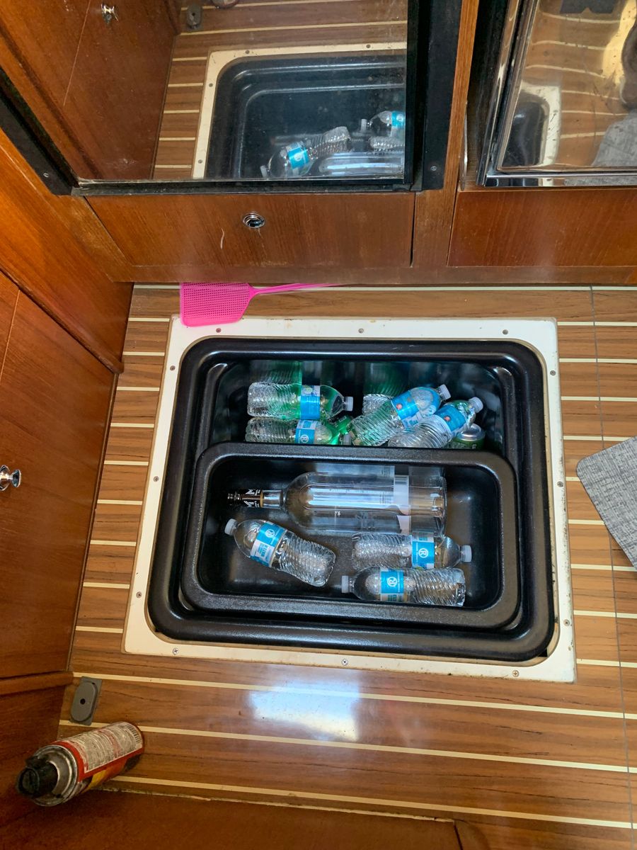 2007 Hunter 41 Deck Salon