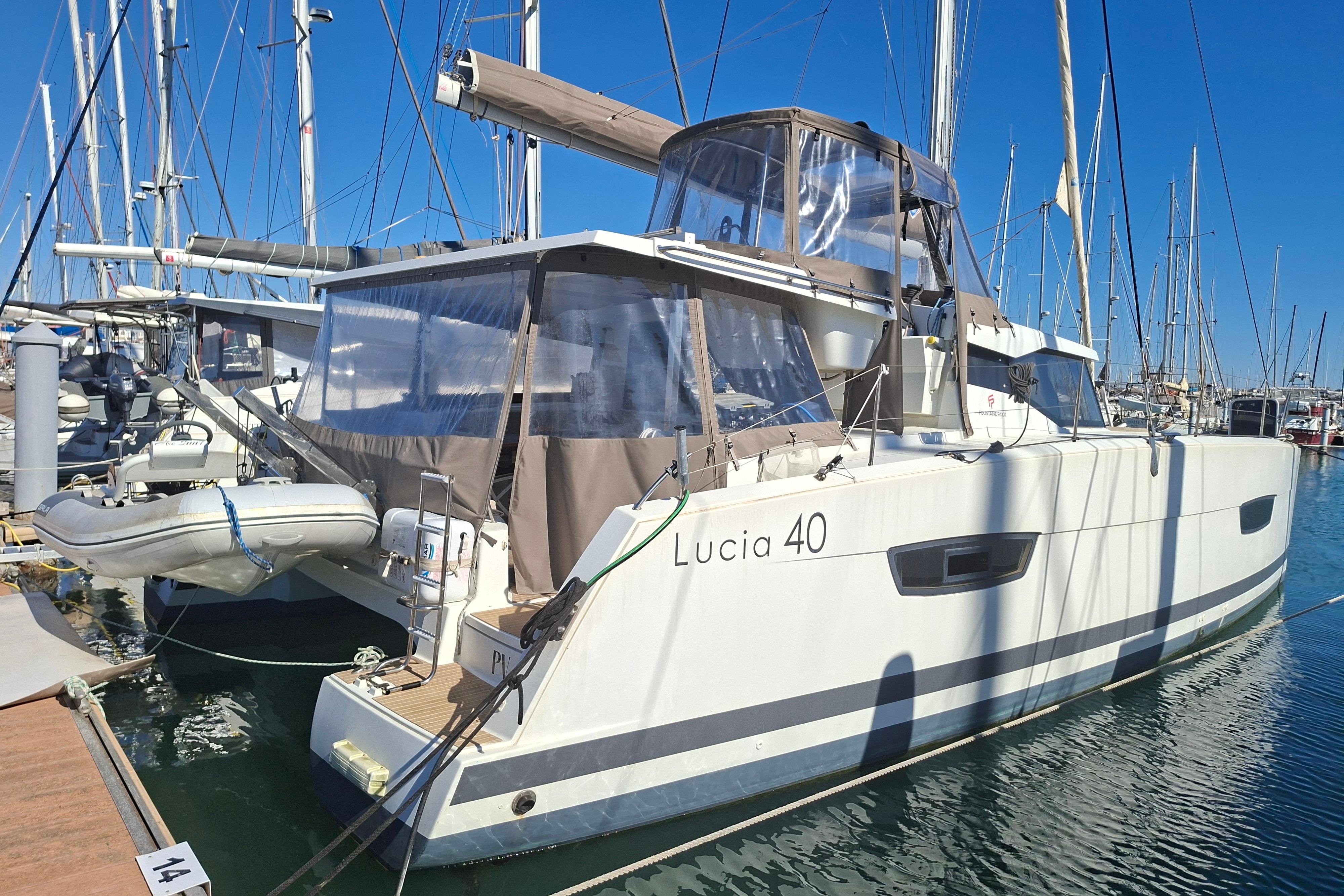 2016 Fountaine Pajot Lucia 40 for sale in Le Grau-du-Roi, Gard, France 38 ft