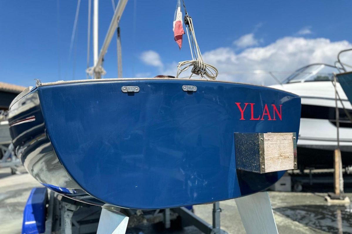 2004 AP Yachting Solenn 23