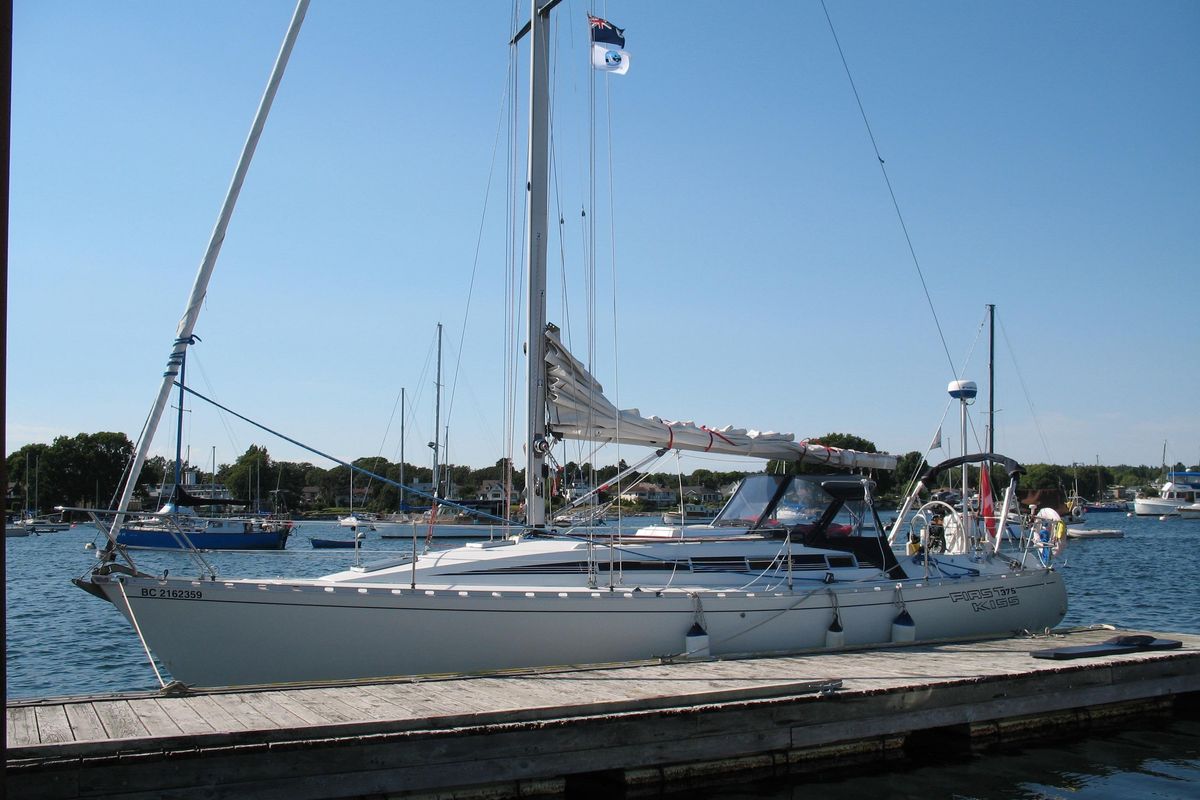 1985 Beneteau First 375