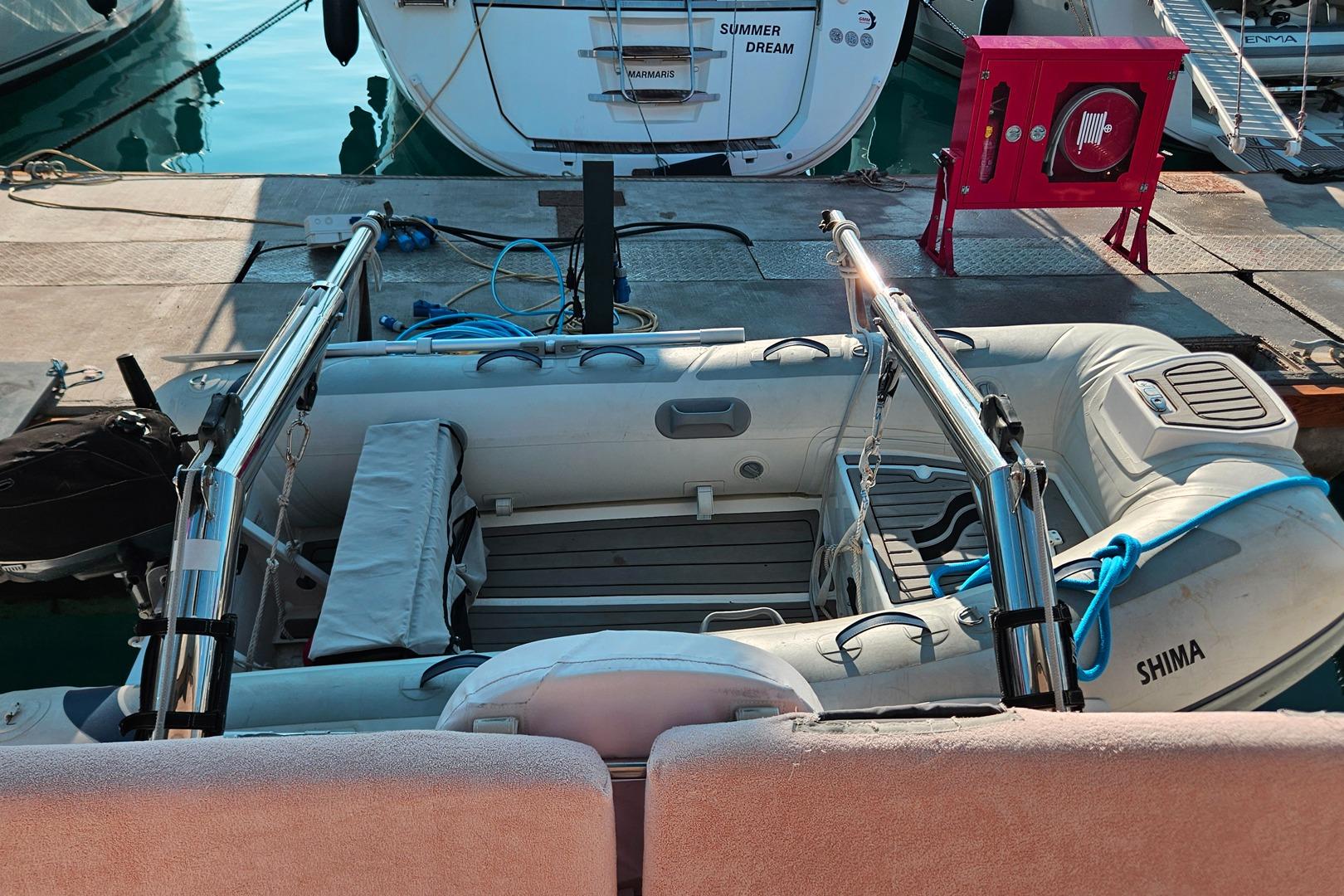 2023 Lagoon 40