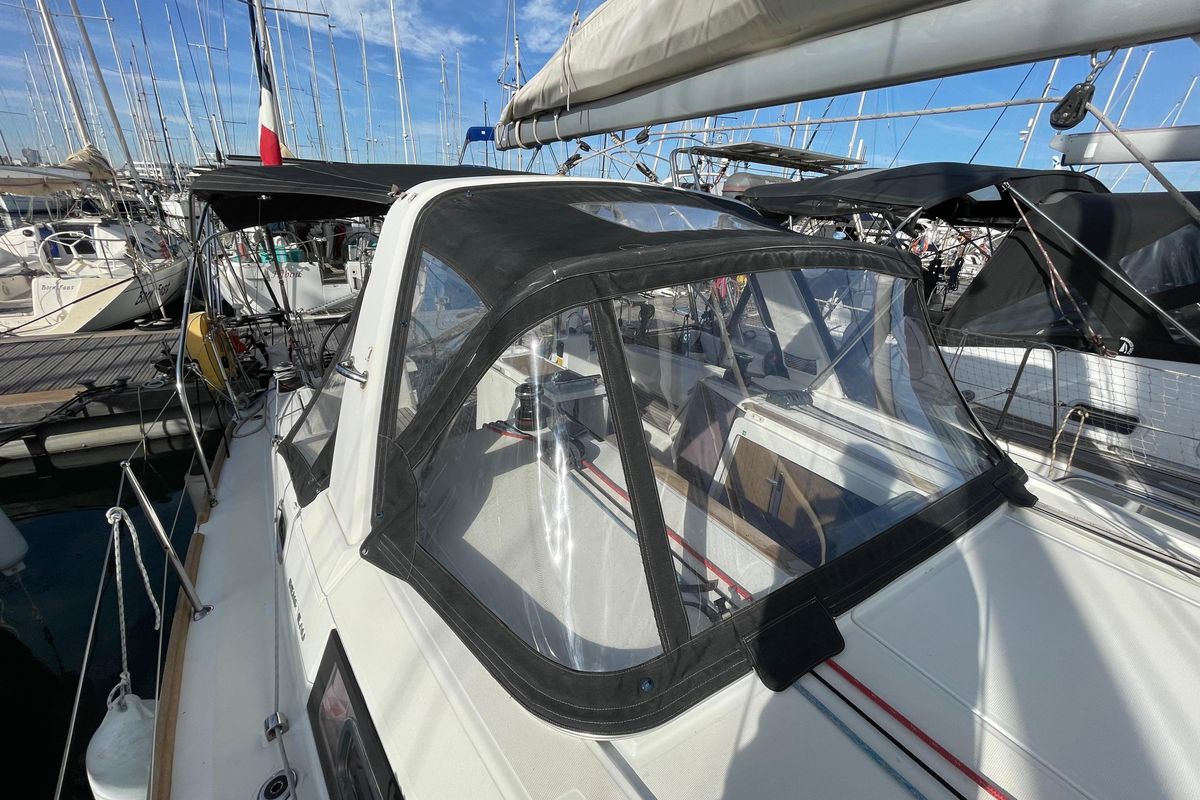 2020 Beneteau Oceanis 35.1