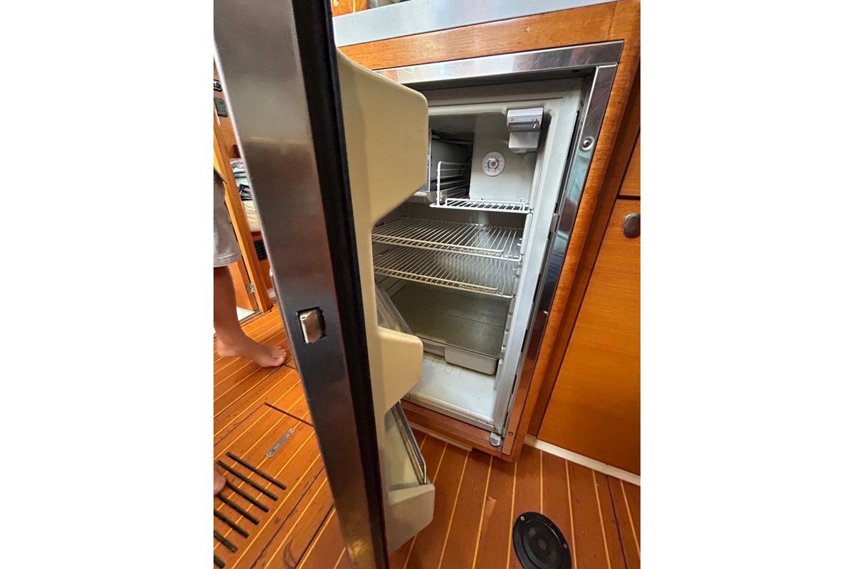 2013 Italia Yachts Iy13.98