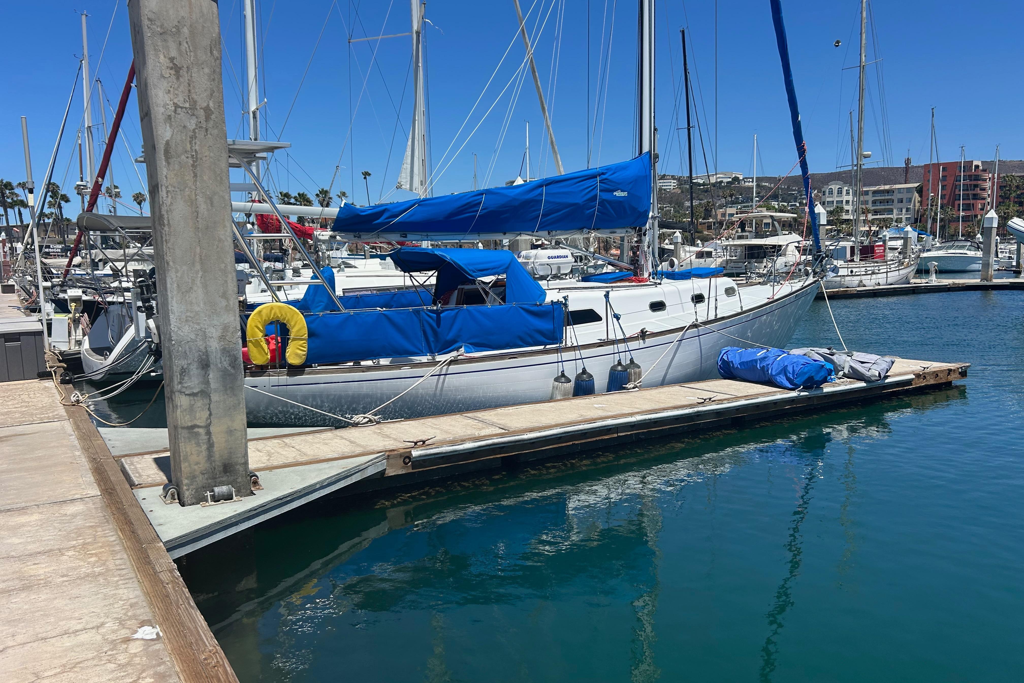 1969 Islander 37 for sale in Ensenada, Mexico