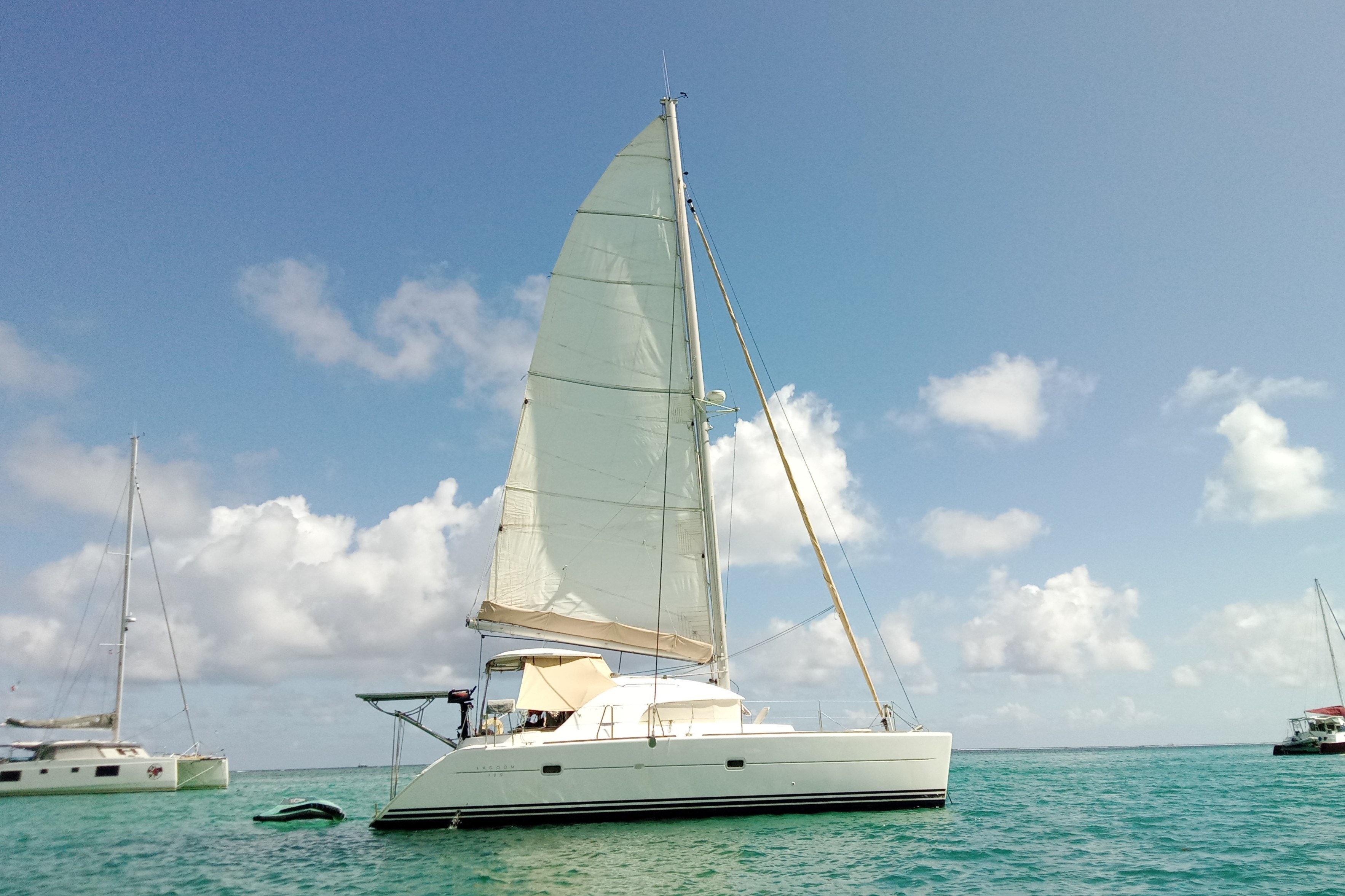 2004 Lagoon 380 for sale in Papeete, French Polynesia