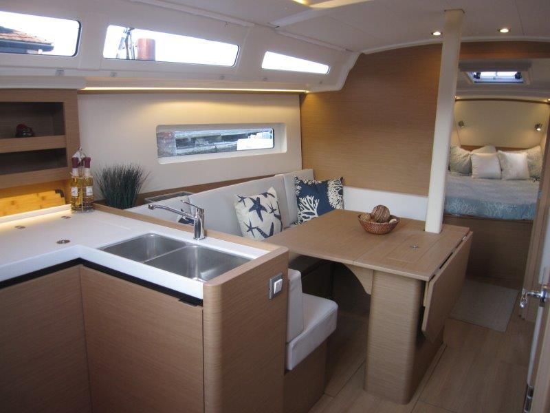 2025 Jeanneau Sun Odyssey 380