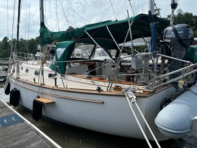 1988 Island Packet 38 Boats