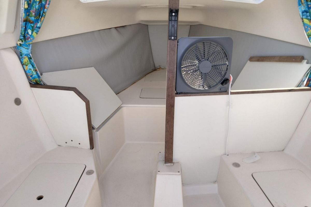 1998 Hunter 240