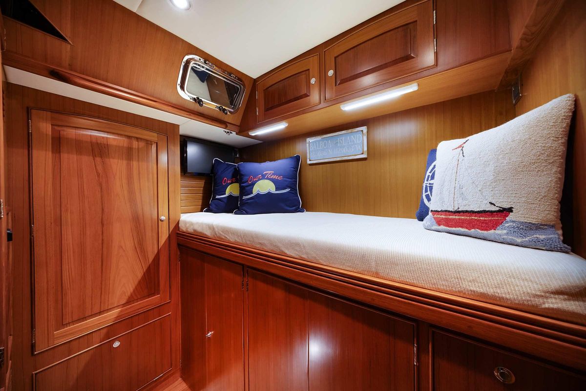 2014 Hylas 63