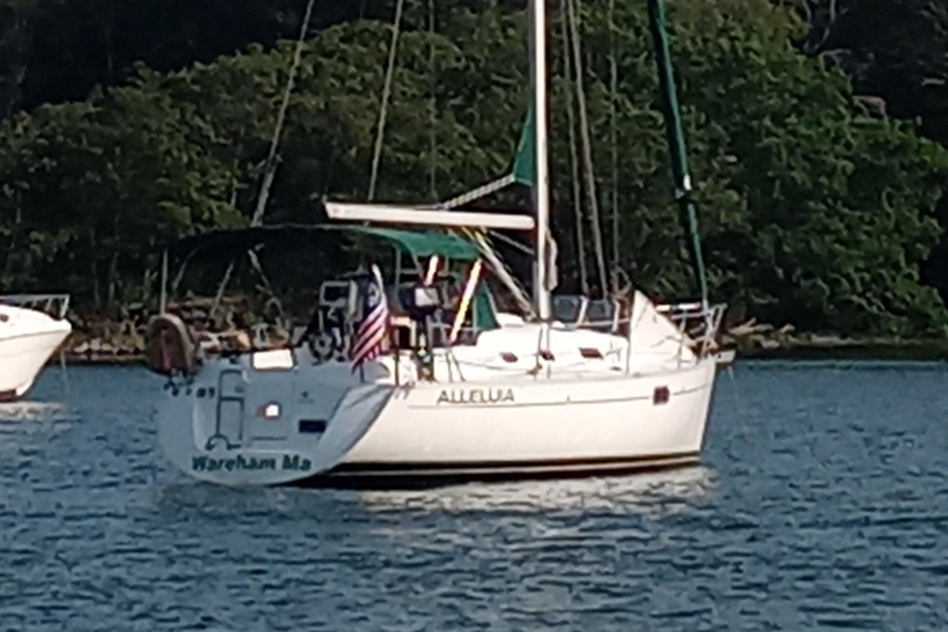 1996 Beneteau Oceanis 321 for sale in Wareham, Massachusetts