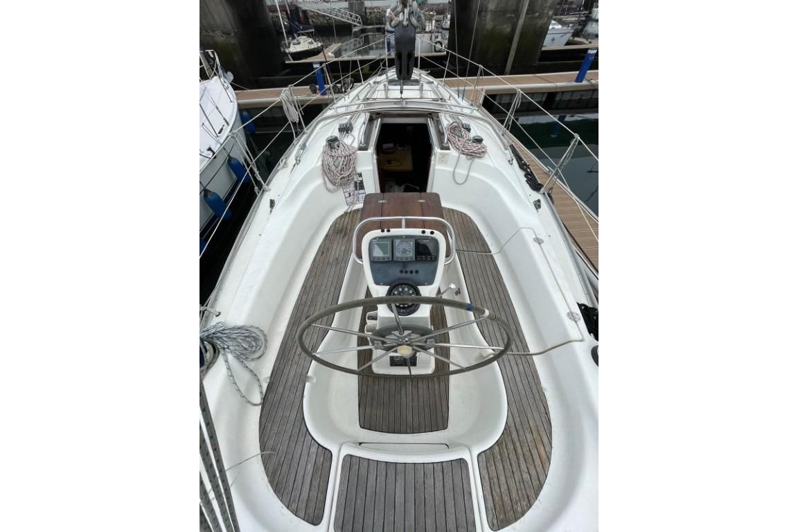 2003 Bavaria 32