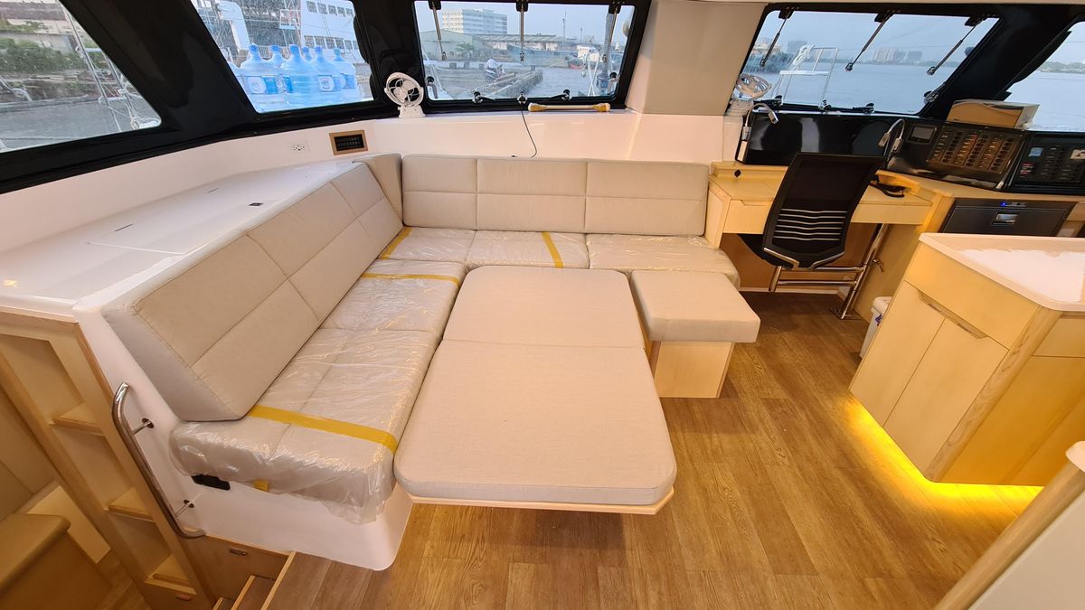 2026 Seawind 1370
