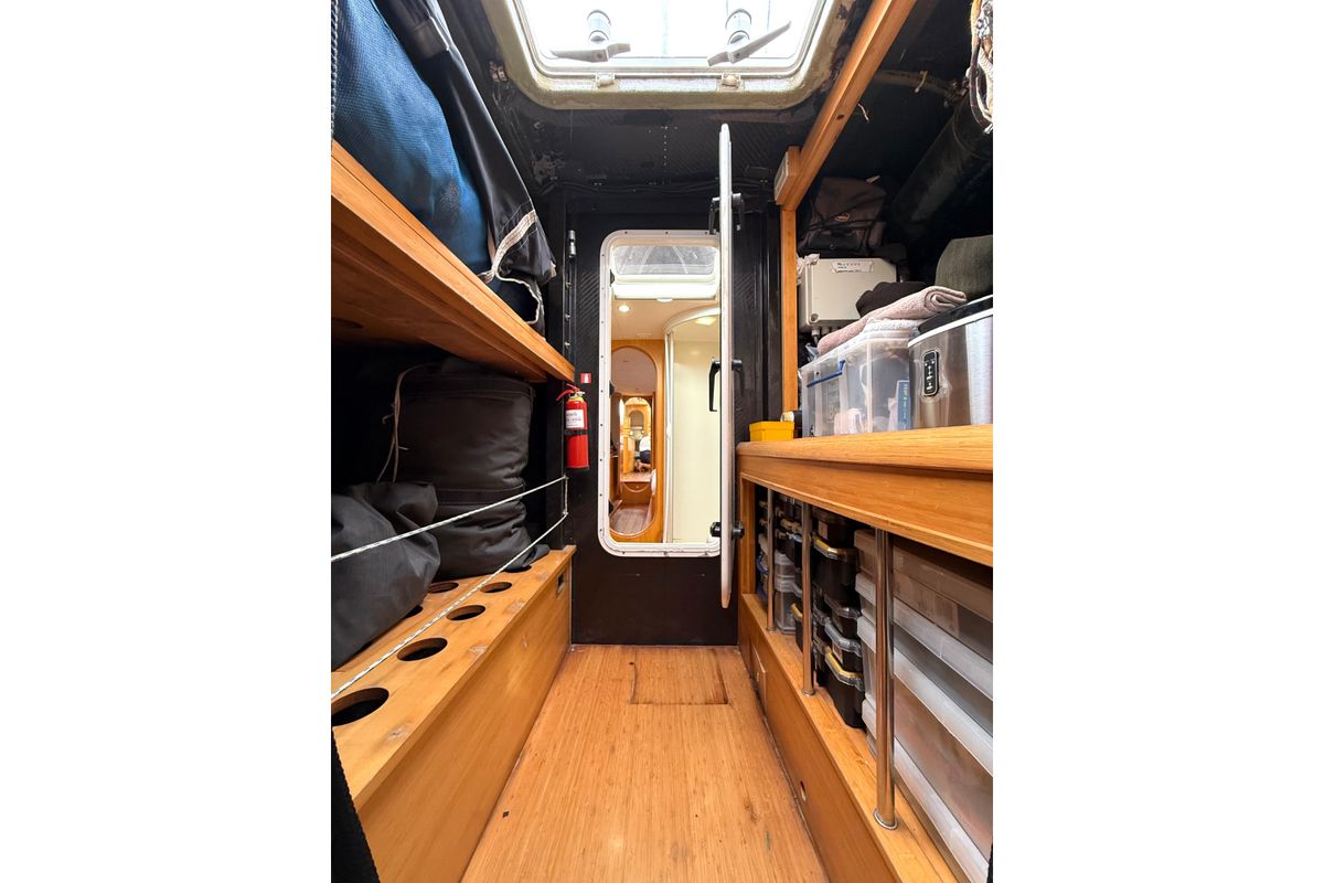 2009 Shipman 63