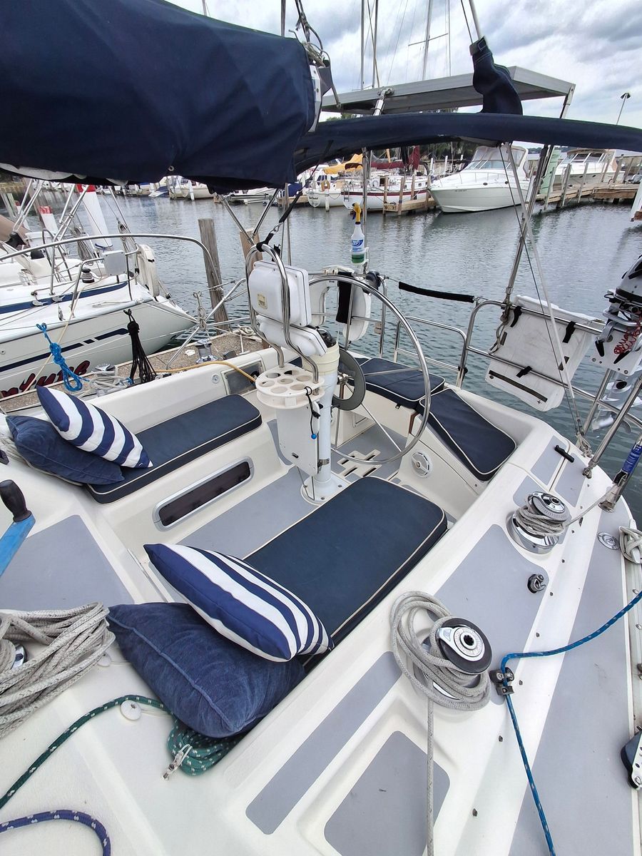 1992 Hunter Legend 37.5